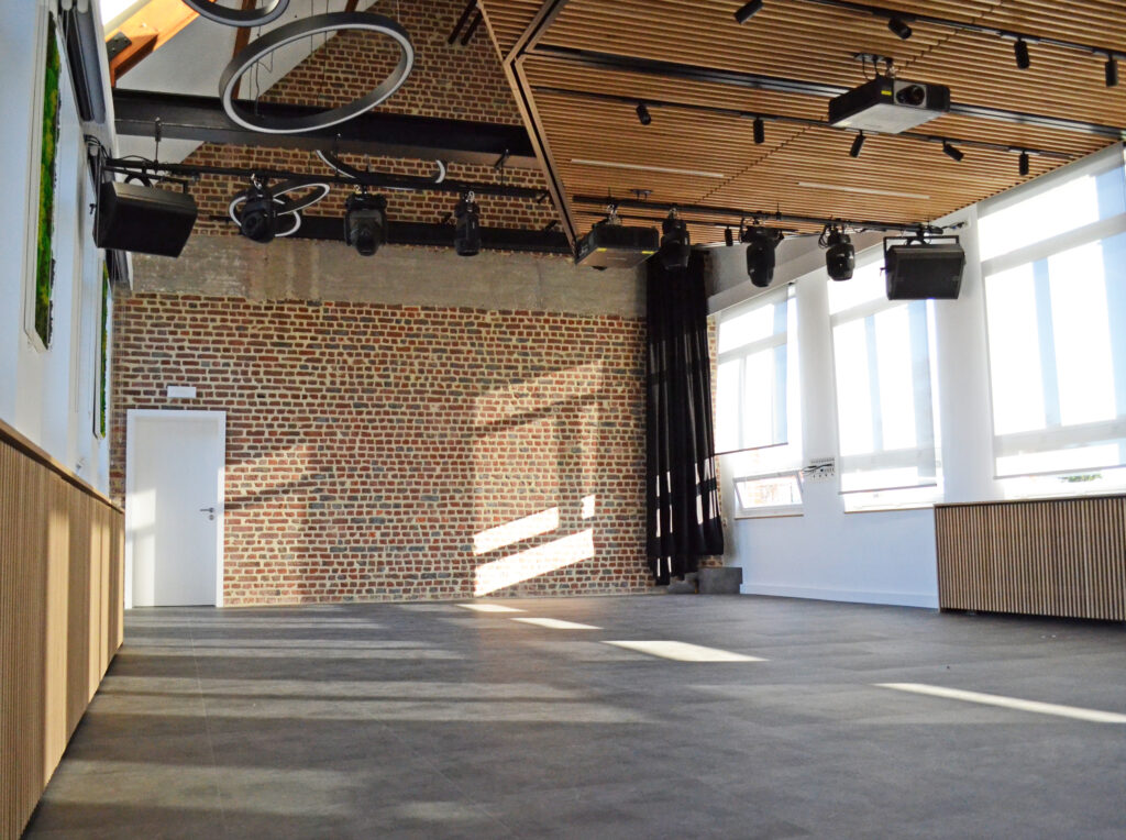 Ecole Haren-Aménagement intérieur mur