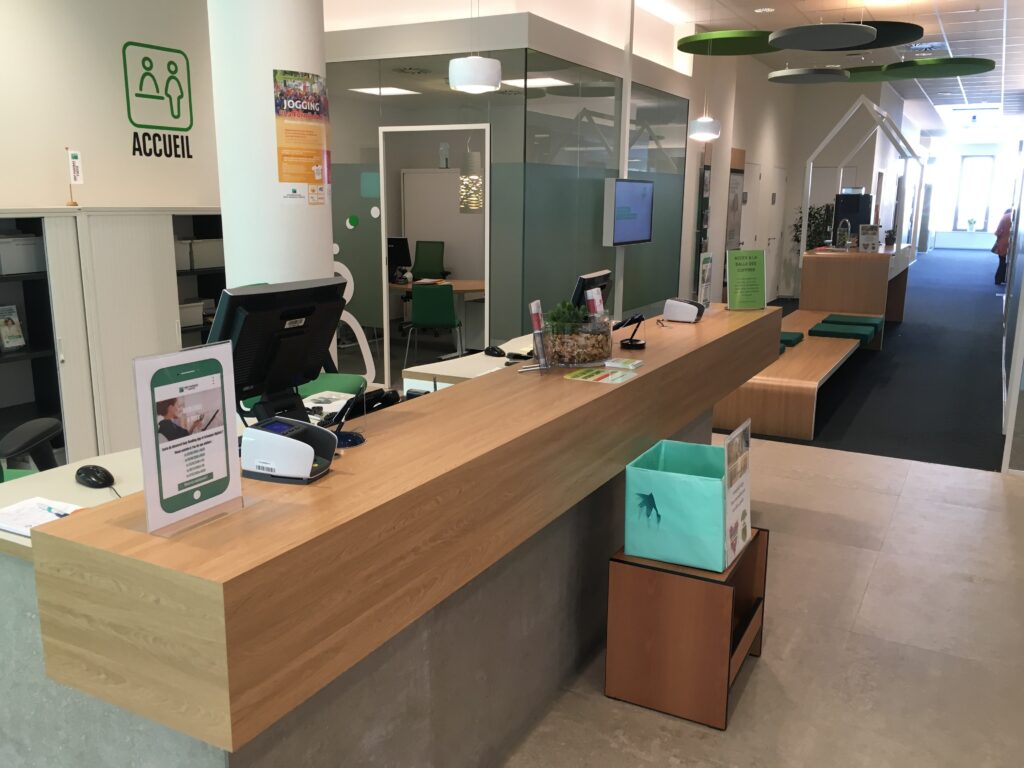 Agence bancaire Liège - desk entrée