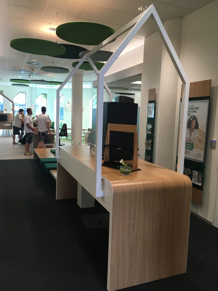 IMG_9692Agence bancaire Liège - arbres desk