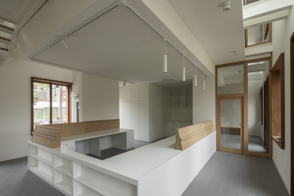 Gare de Flémalle-Haute - Guichets intérieurs