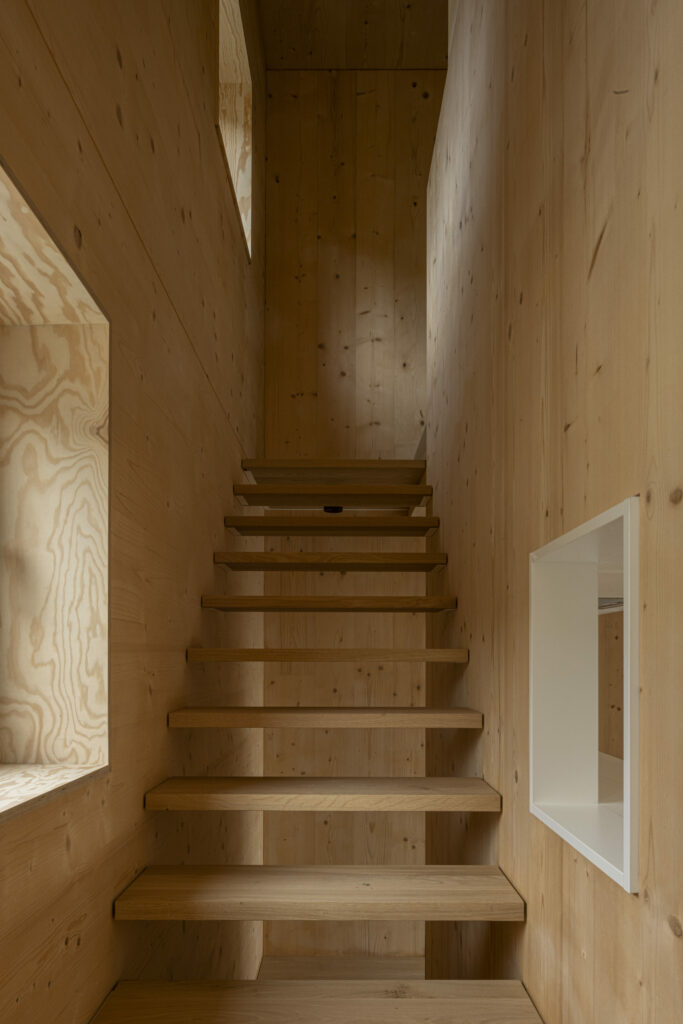 Gare de Flémalle-Haute - Escalier intérieur